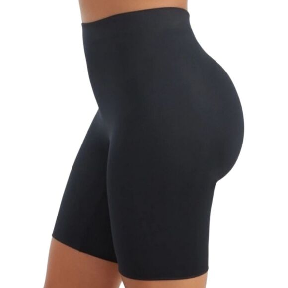 Spanx Suit Your Fancy Booty Booster Mid-thigh Short - Picture 1 of 3